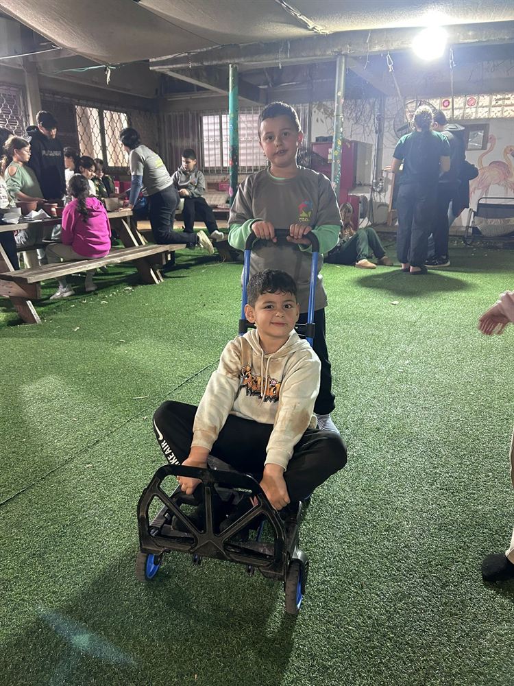 ילדים מבית שי נהנים יחד